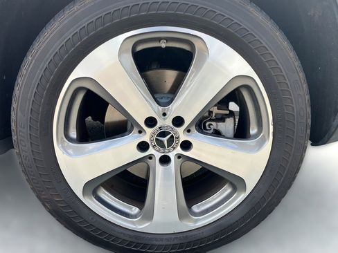 Used 2019 Mercedes-Benz GLC 300 4MATIC image 6