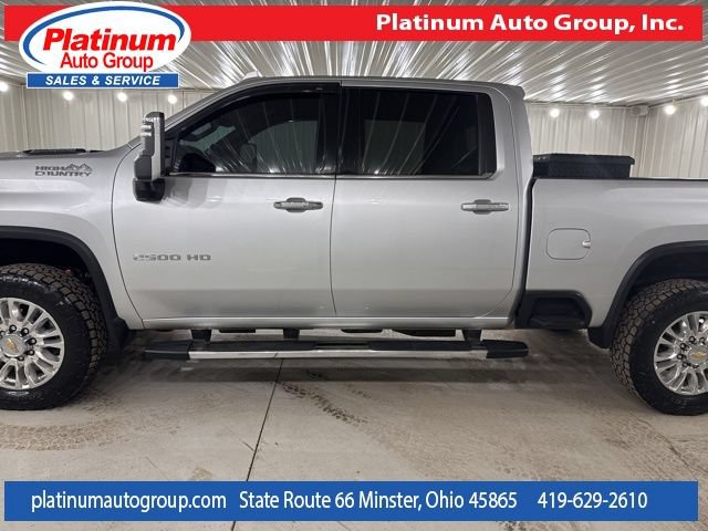 Used 2022 Chevrolet Silverado 2500 High Country w/ Technology Package AWD/4WD image 2