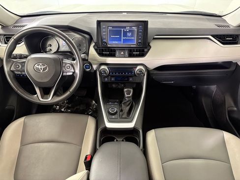 Used 2021 Toyota RAV4 XLE Premium AWD/4WD image 34