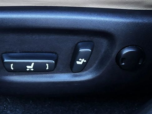 Used 2013 Toyota RAV4 Limited image 11