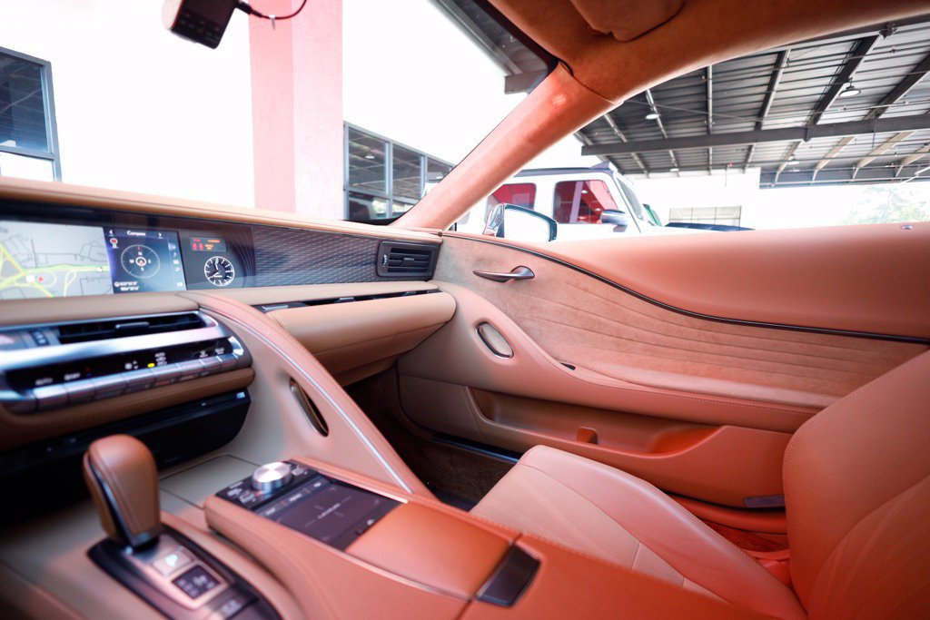 Used 2022 Lexus LC 500 Coupe w/ Touring Package RWD image 44