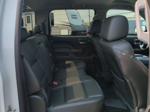 Used 2015 GMC Sierra 1500 SLT w/ SLT Crew Cab Value Package AWD/4WD image 17