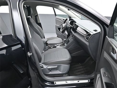 New 2026 Volkswagen Taos SE image 14