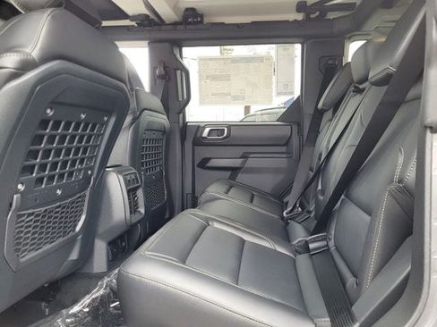 New 2025 Ford Bronco Badlands w/ Sasquatch Package AWD/4WD image 38