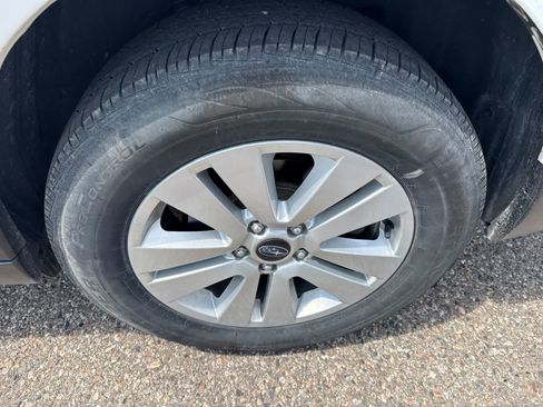 Used 2019 Subaru Outback 2.5i Premium AWD/4WD image 7