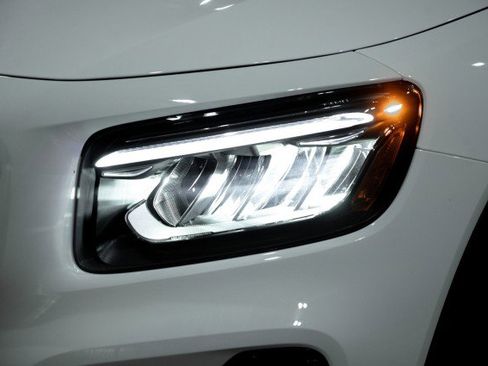 New 2026 Mercedes-Benz GLB 250 image 8