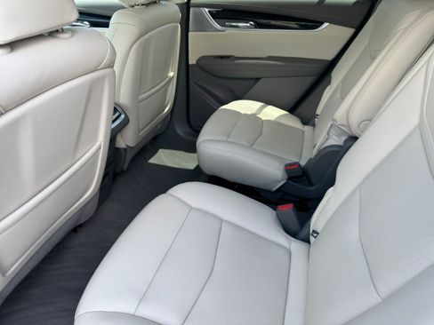 Used 2024 Cadillac XT6 Premium Luxury AWD/4WD image 16