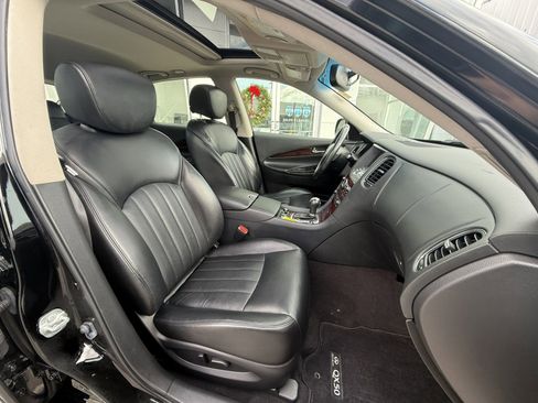 Used 2017 INFINITI QX50 AWD w/ Deluxe Touring Package image 24