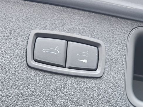 Certified 2024 Porsche Macan S image 27