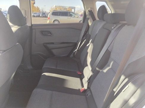 Used 2021 Nissan Rogue S image 10