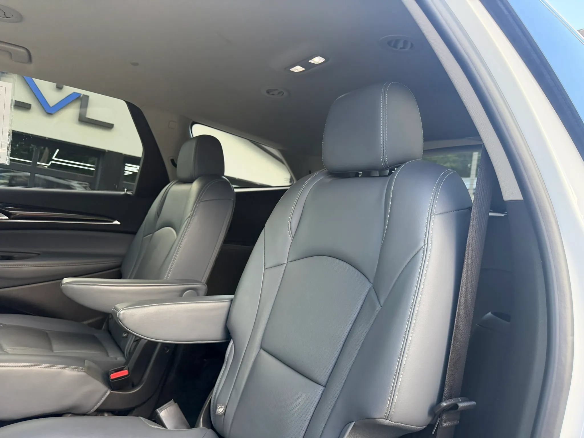 Used 2019 Buick Enclave Essence FWD image 37