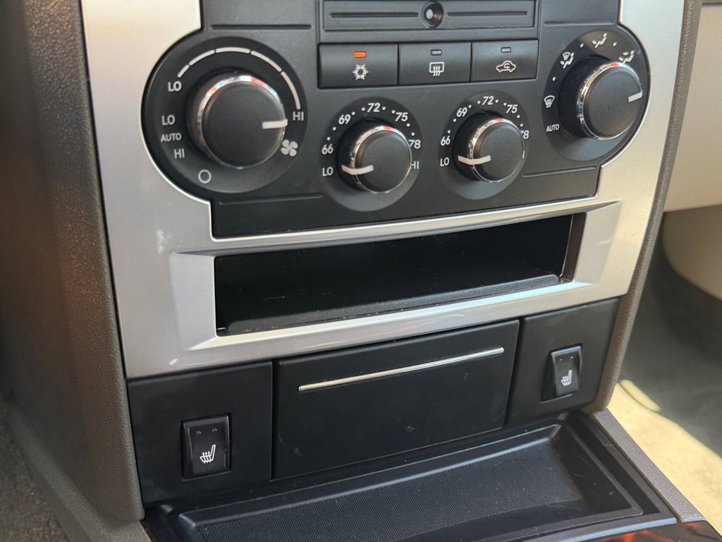 Used 2008 Chrysler 300 C w/ Navigation & Sound Group II RWD image 25