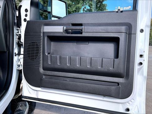 Used 2012 Ford F350 Lariat image 23
