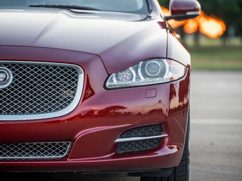 Used 2012 Jaguar XJ image 77