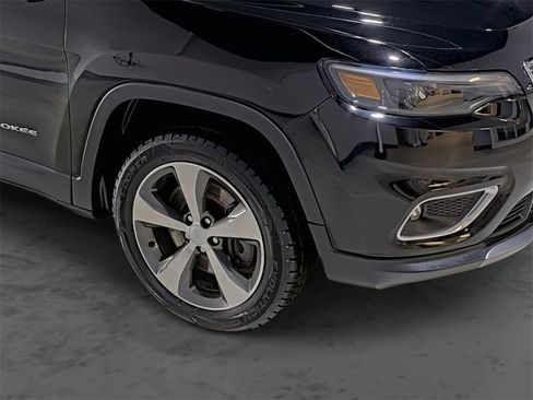 Used 2020 Jeep Cherokee Limited image 14