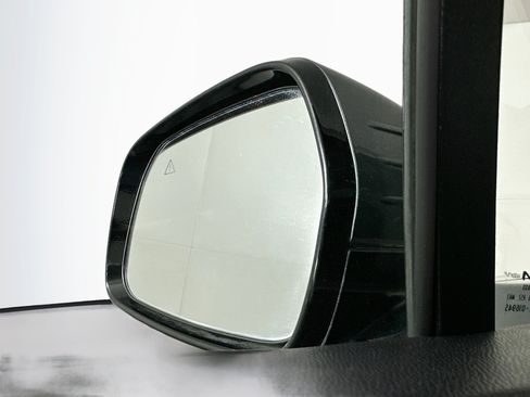 Used 2024 Kia Sorento S FWD image 16