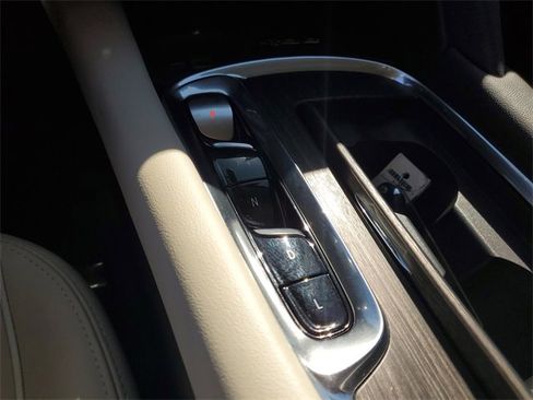 Used 2023 Buick Enclave Avenir w/ Avenir Technology Package image 24