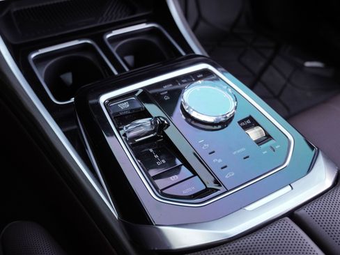 Certified 2023 BMW i7 xDrive60 w/ Executive Package 2 AWD/4WD image 30