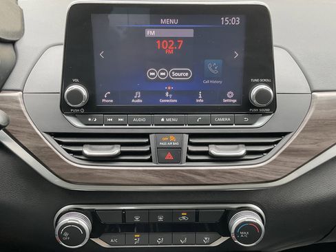Used 2023 Nissan Altima 2.5 SV FWD image 16