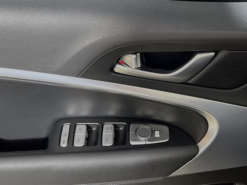 Used 2023 Genesis G70 2.0T image 17