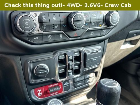 Used 2023 Jeep Gladiator Mojave w/ Cold Weather Group image 32