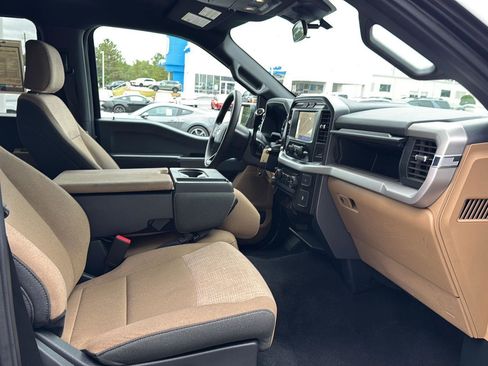 Certified 2023 Ford F150 XLT image 10