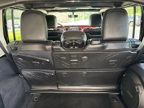 Used 2019 Jeep Wrangler Unlimited Rubicon w/ Dual Top Group AWD/4WD image 33
