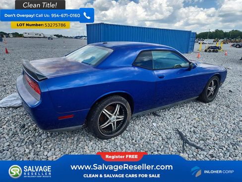 Used 2012 Dodge Challenger SXT RWD image 4