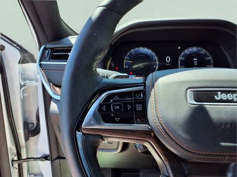 Used 2025 Jeep Grand Cherokee L Summit AWD/4WD image 22
