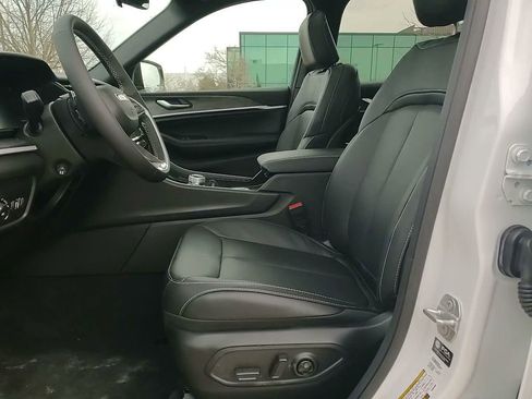 New 2026 Jeep Grand Cherokee L Limited image 21