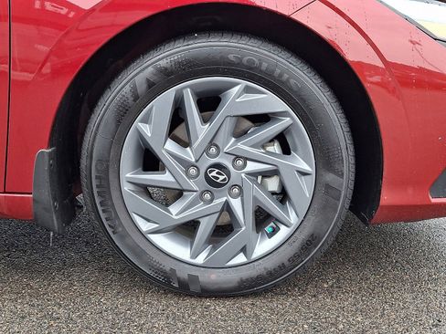 Certified 2024 Hyundai Elantra SEL image 8