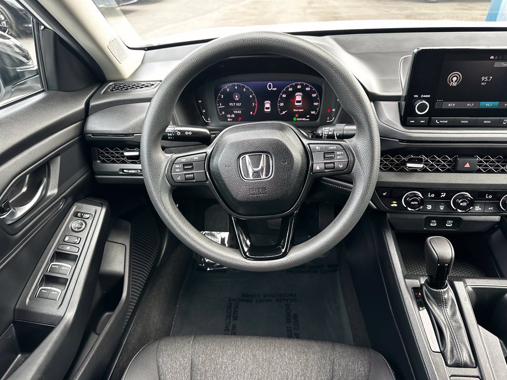 Certified 2025 Honda Accord SE image 18