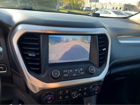 Used 2018 GMC Acadia SLE image 13