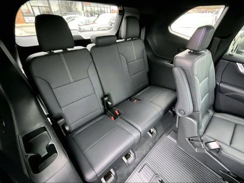 Used 2024 GMC Acadia Elevation FWD image 27