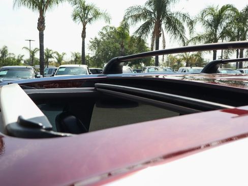 Used 2019 Toyota Highlander XLE image 27