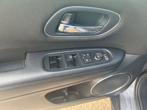 Used 2018 Honda HR-V EX image 15