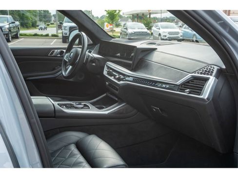 Used 2023 BMW X7 xDrive40i w/ Executive Package AWD/4WD image 21