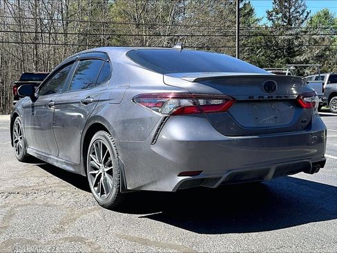 Used 2021 Toyota Camry SE FWD image 6