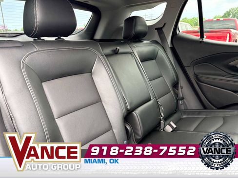Used 2024 GMC Terrain SLT w/ Elevation Edition FWD image 18