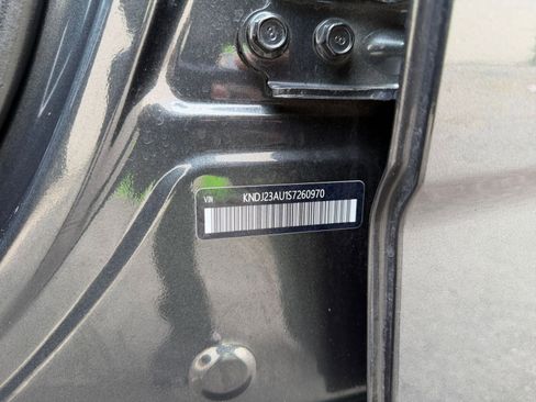 Used 2025 Kia Soul LX w/ LX Technology Package FWD image 27