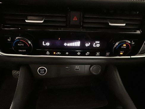 Used 2023 Nissan Rogue SL AWD/4WD image 26