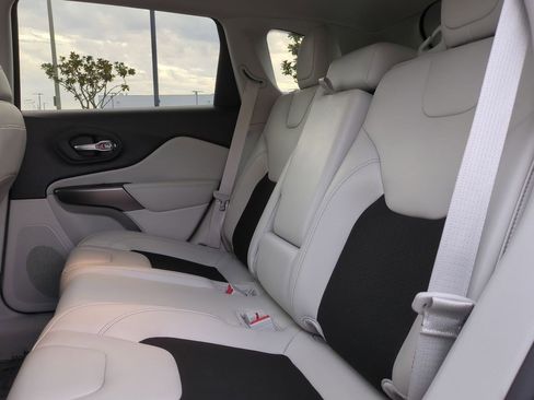 Used 2021 Jeep Cherokee Latitude Plus w/ Security Package image 21