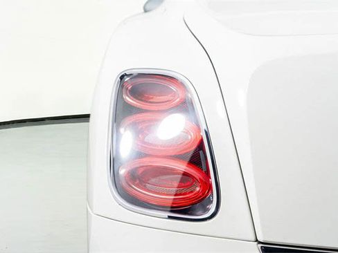 Used 2016 Bentley Mulsanne Speed image 12