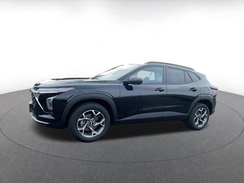 Used 2025 Chevrolet Trax LT image 8