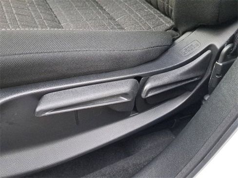 Certified 2023 Honda HR-V LX image 20