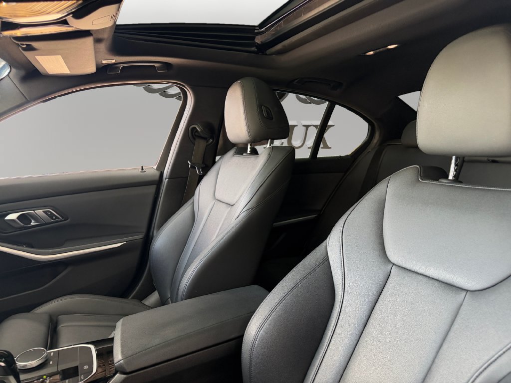 Used 2019 BMW 330i Sedan w/ Convenience Package RWD image 9