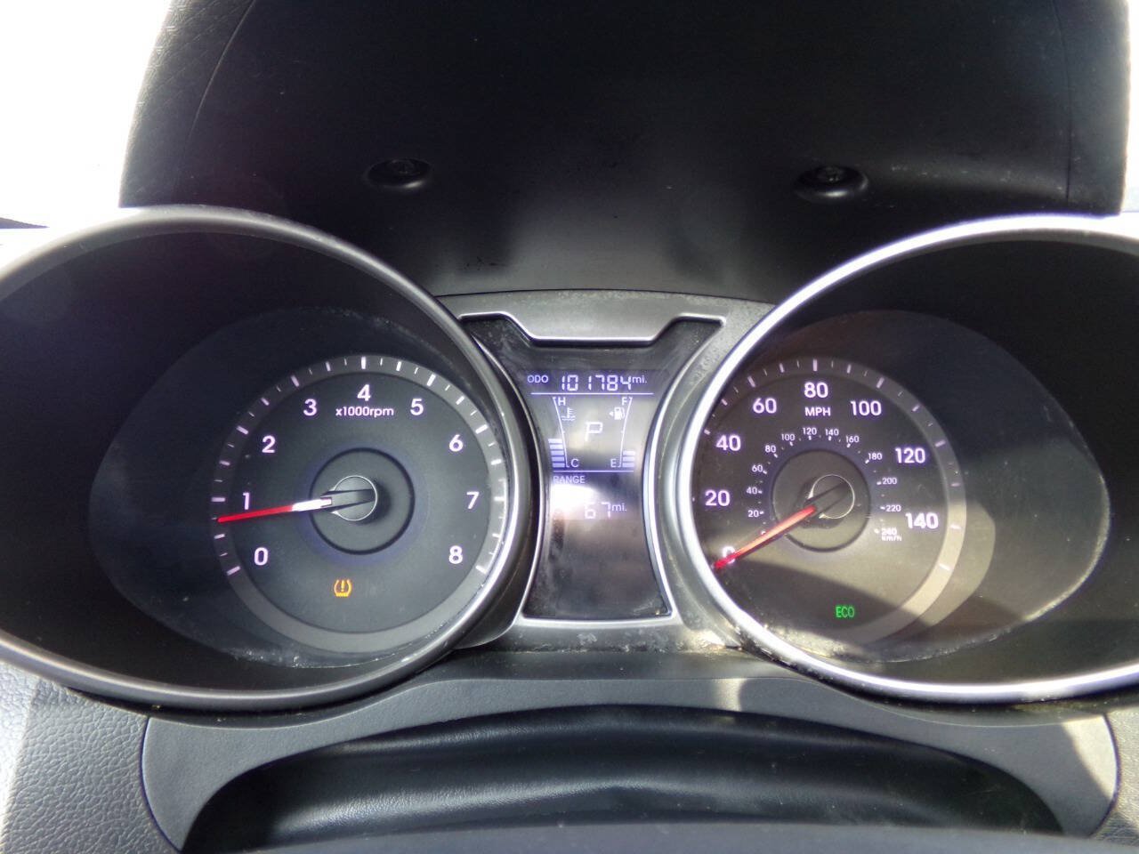 Used 2015 Hyundai Veloster w/ Option Group 03 FWD image 7