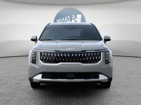 New 2027 Kia Carnival LX FWD image 2