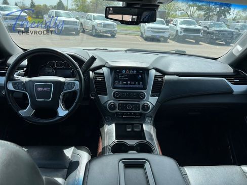 Used 2019 GMC Yukon XL SLT AWD/4WD image 17