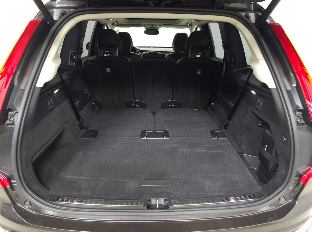 Certified 2024 Volvo XC90 T8 Plus w/ Protection Package AWD/4WD image 8